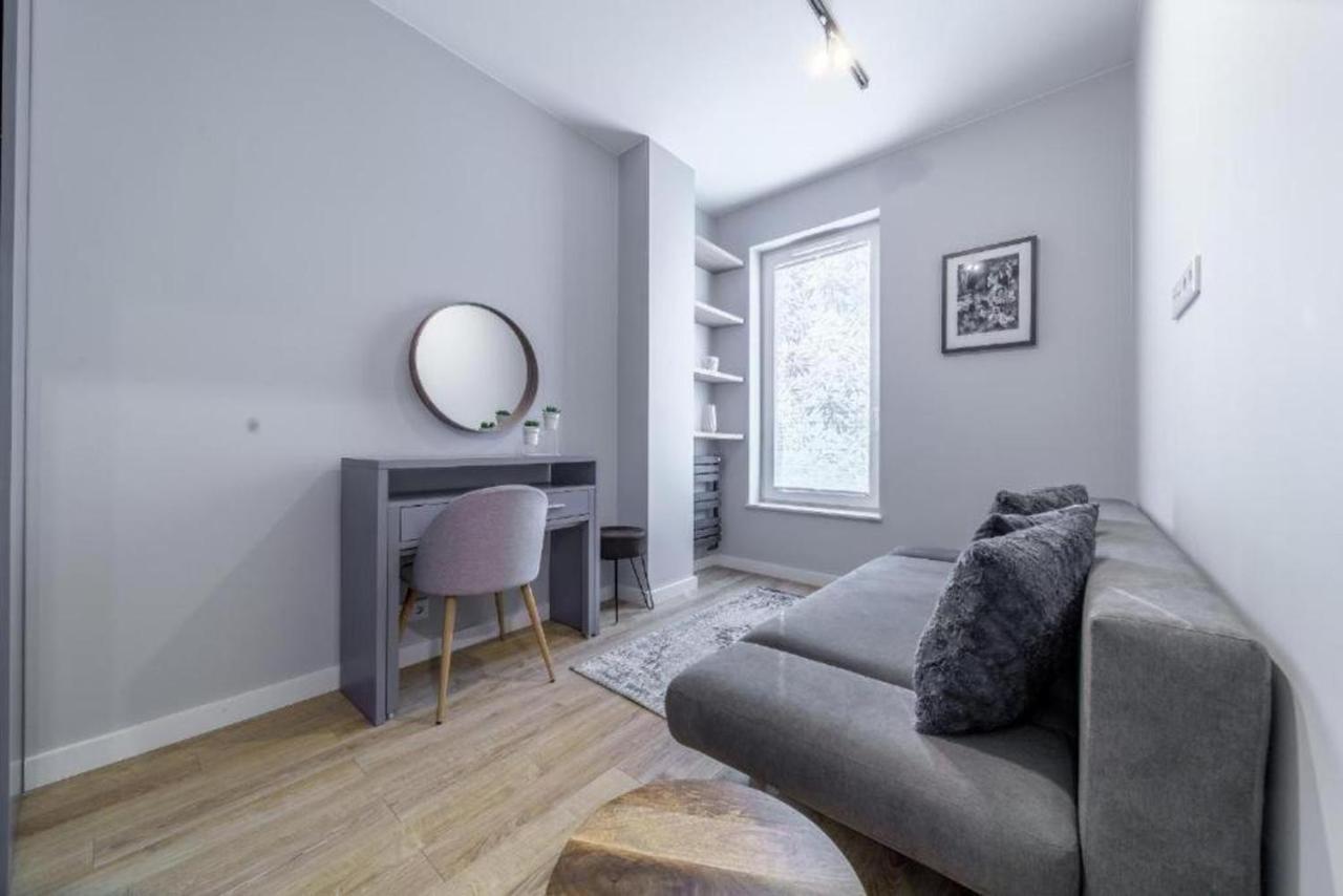 Spacious And Cozy-City Center-Snn65\59 Varsó Kültér fotó